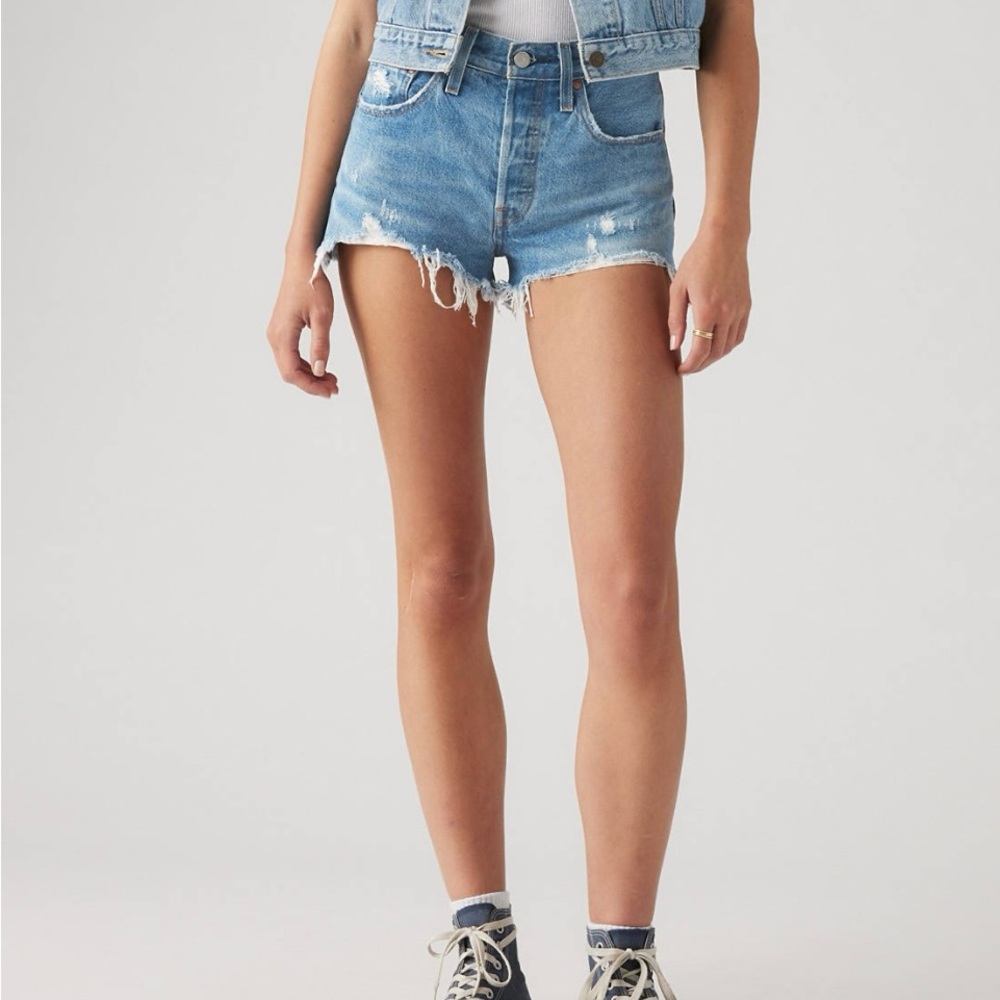 Levi’s Premium 501 High-Rise Denim Shorts PC9-56327-0032 Size 31, button fly